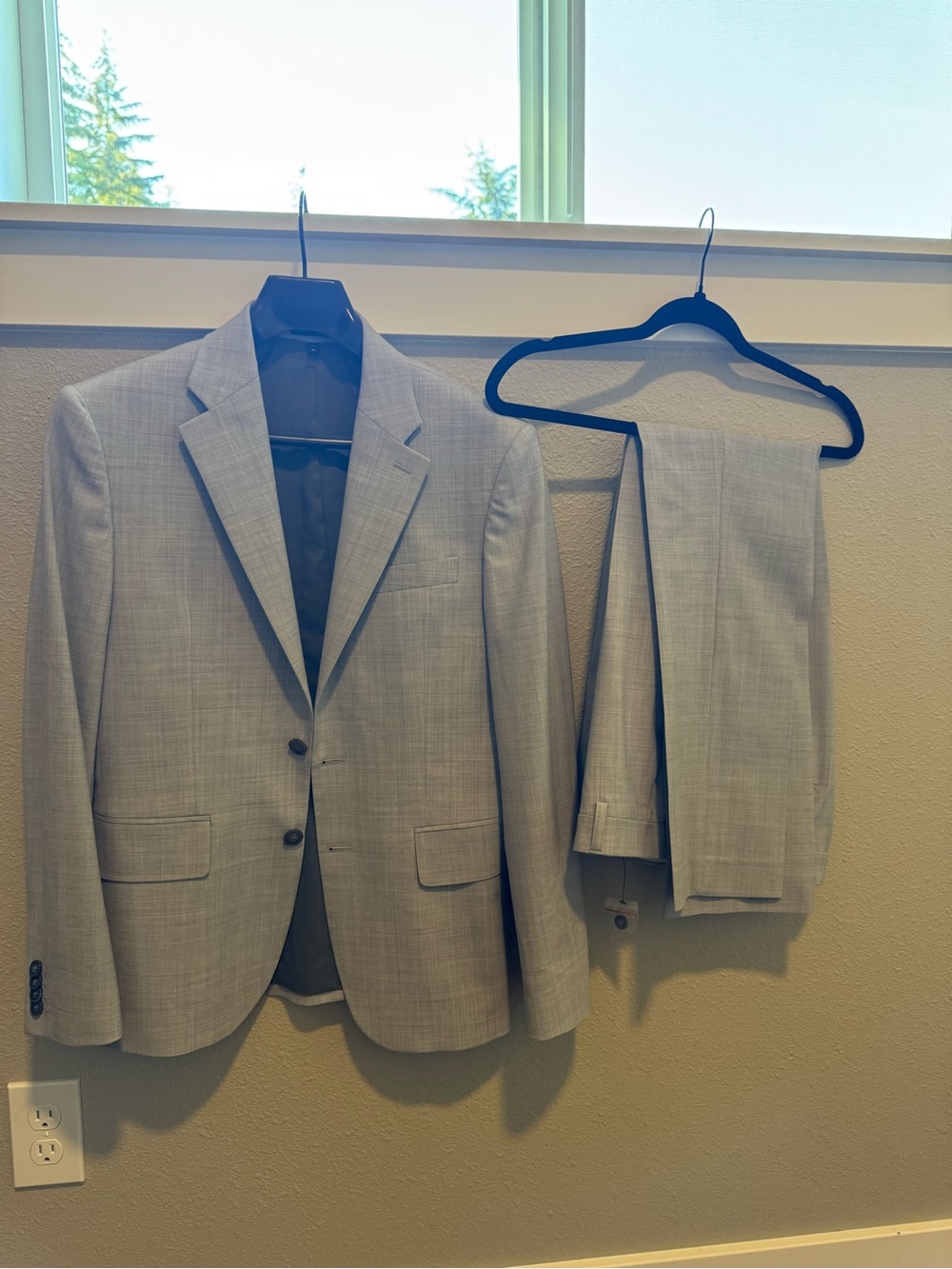 Express Light Gray Men's Two-Piece Suit Jacket & Pants